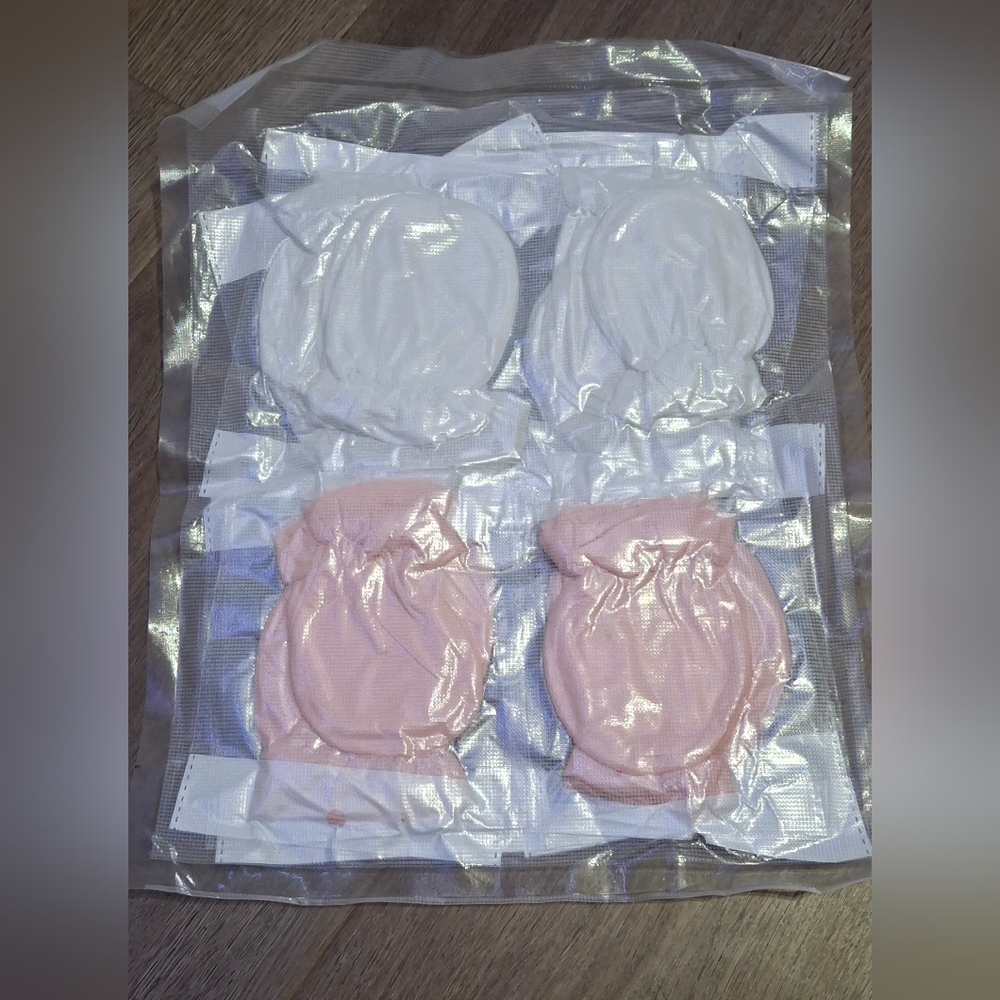12 Baby Girl Mittens .